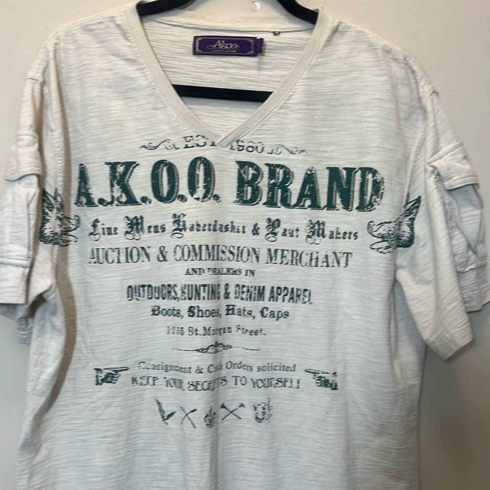 Akoo Cream & Green T-shirt with Pockets on Sleeves Size XL